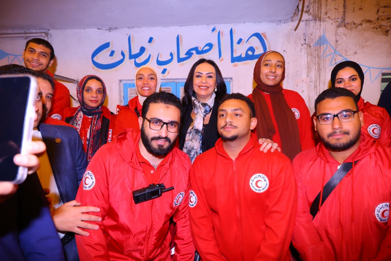 مايا مرسي تشيد بإفطار 15 رمضان في المطرية وتثمن جهود الهلال الأحمر المصري