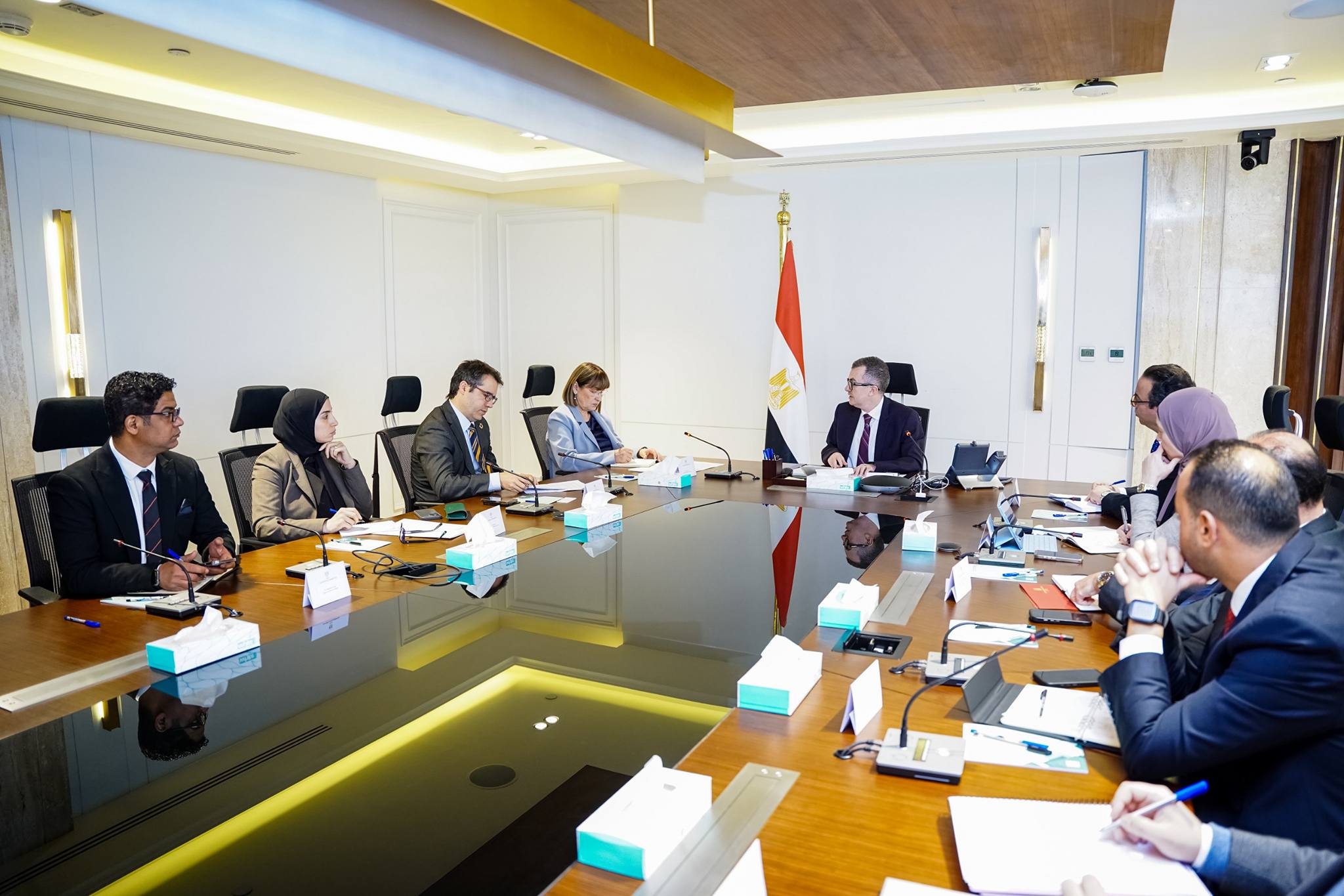 وزير التخطيط يبحث مع منسق الأمم المتحدة تطوير الشراكة التنموية وتعزيز الاستثمار