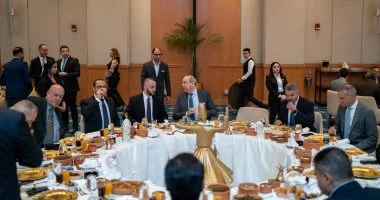 إشادة باستمرار وزير الطيران خلال إفطار رابطة طياري مصر