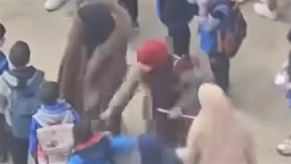 فيديو ضرب تلميذ داخل مدرسة في الجزائر يثير غضبًا واسعًا