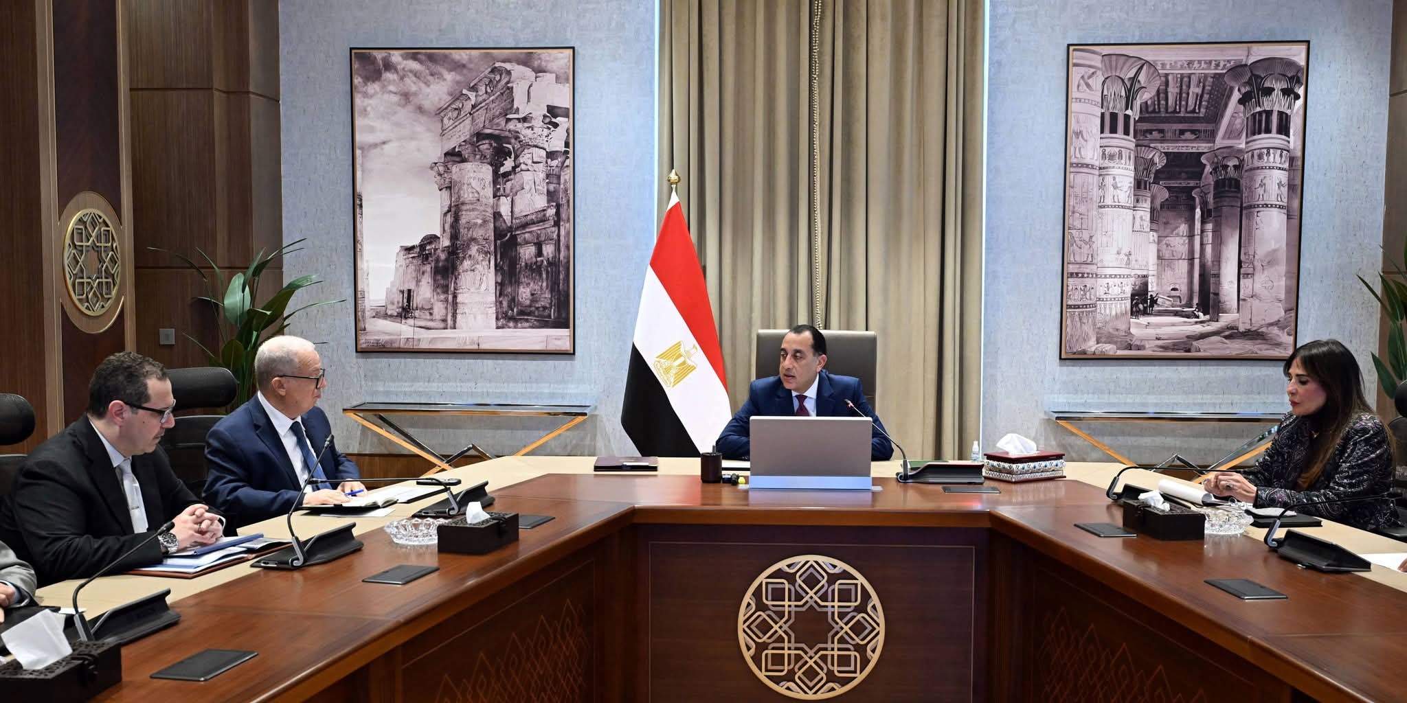 مدبولي يتابع الموقف التنفيذي والمالي لمشروعات هيئة المجتمعات العمرانية