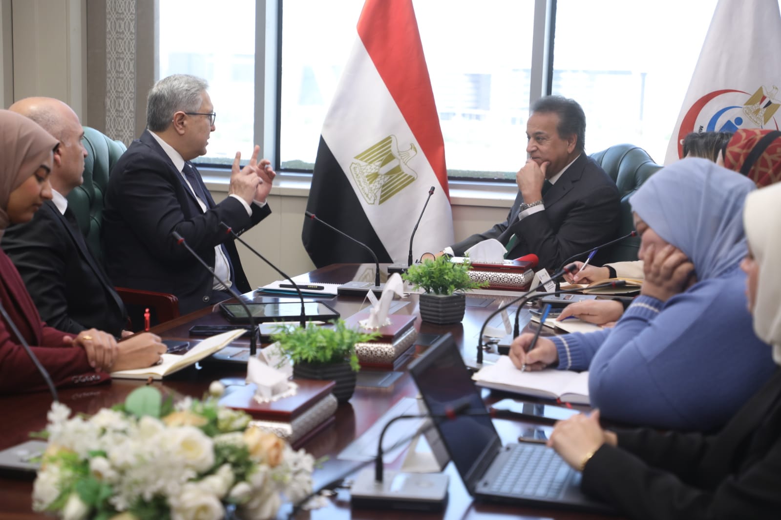 عبدالغفار يلتقي وفد عبدي إبراهيم التركية لدعم نمو الصناعة الدوائية