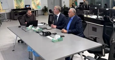 وزير البترول يزور مركز التحكم لشبكة الغاز لمتابعة الإمدادات