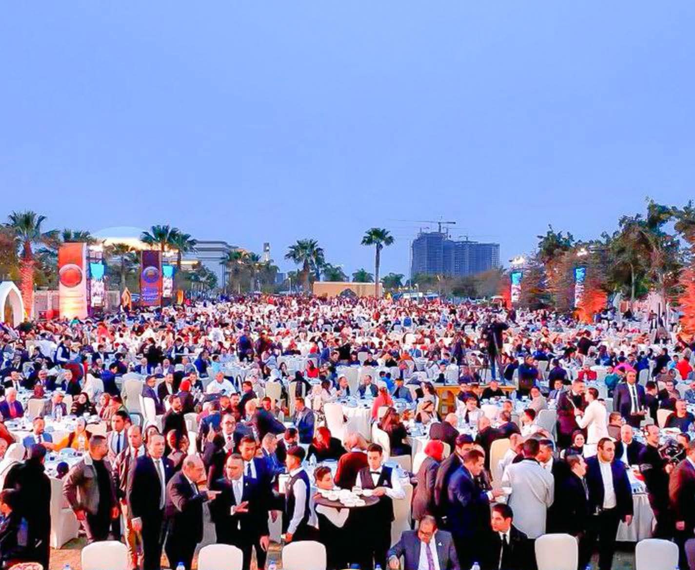 ب4 آلاف عضو الشعب الجمهوري يقيم حفل إفطار رمضاني بالعاصمه الجديده