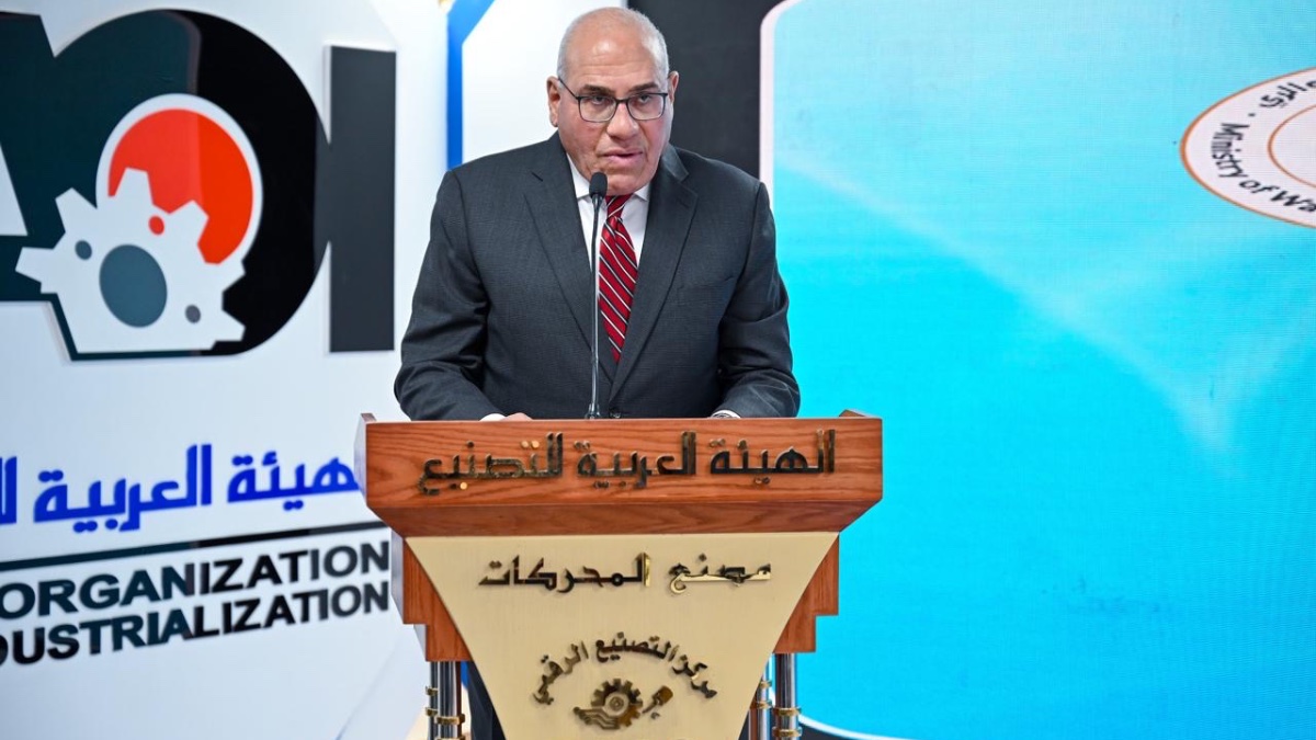 رئيس العربية للتصنيع ووزير الري يتفقدان التصنيع الرقمي بمصنع المحركات