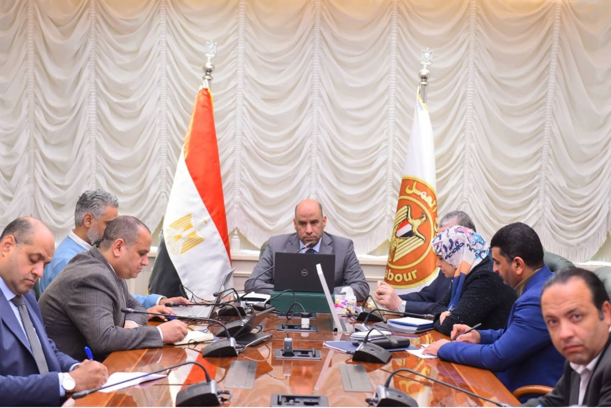 وزير العمل يشيد بجهود مكاتب التمثيل العمالي بالخارج ويهنئ العمال بعيد الفطر