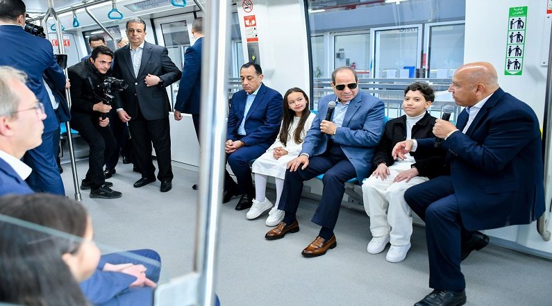 أستاذ الطرق: مشروع المونوريل يدعم النقل الأخضر والتنمية|فيديو