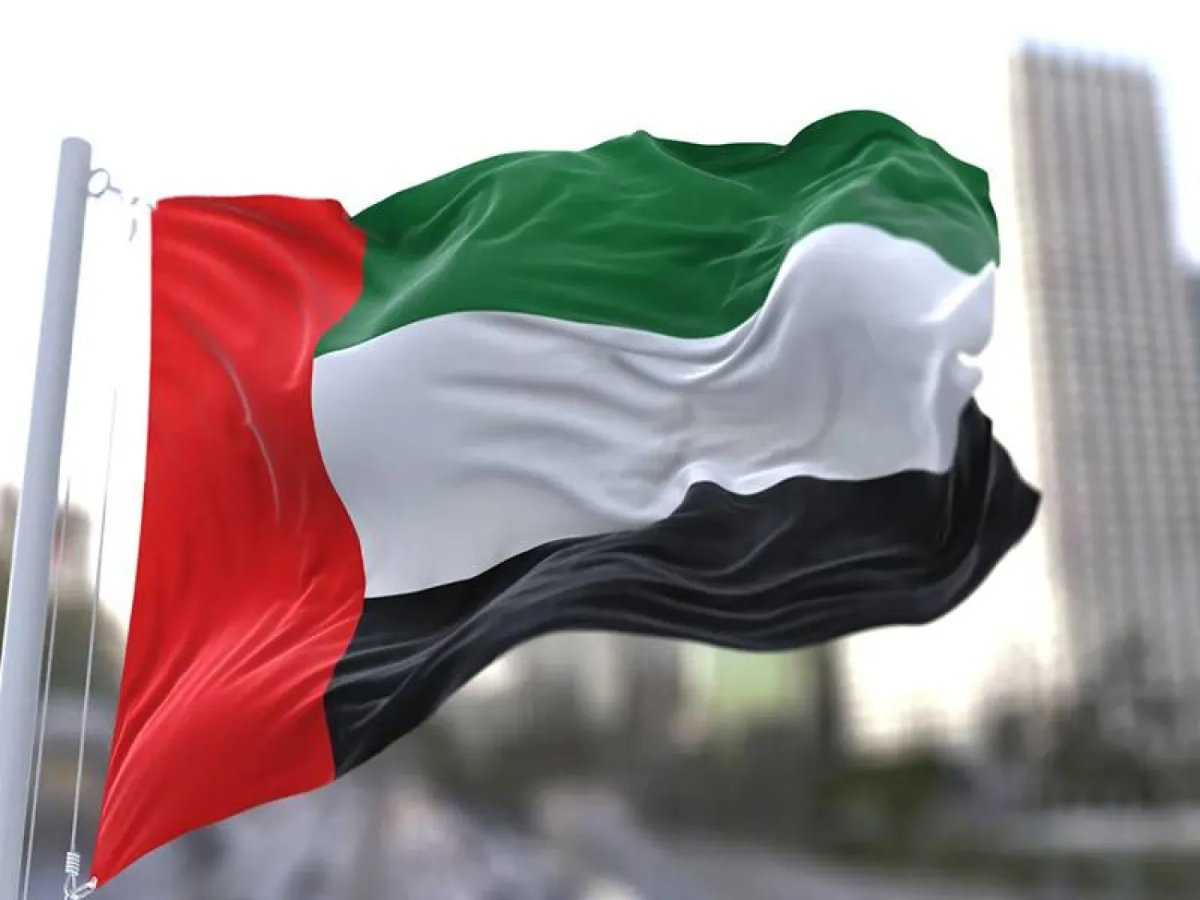 الإمارات تعترض 20 صاروخًا و37 مسيرة قادمة من إيران