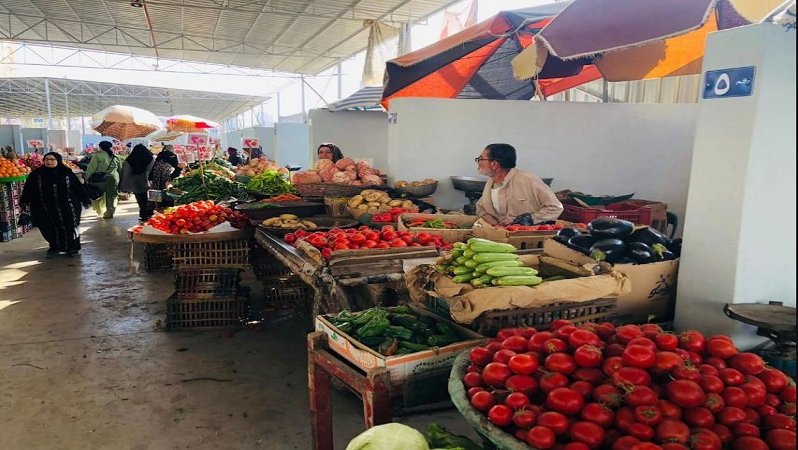 أشرف كمال: الأزمات ترفع أسعار الخضروات والطماطم أكثر تأثراً|فيديو