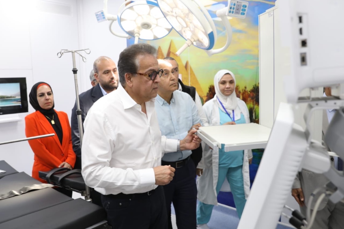 وزير الصحة يتفقد «كبسولة العمليات» بمستشفى بولاق الدكرور