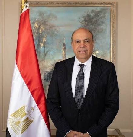 وزير الطيران يؤكد عدم بيع المطارات وتصفير خسائر مصر للطيران