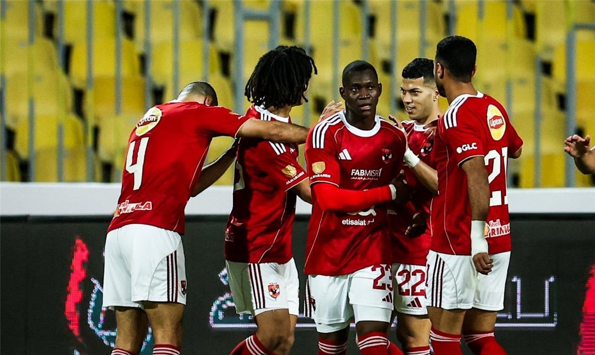 قائمة الأهلي الرسمية لمواجهة سيراميكا كليوباترا في الدوري المصري