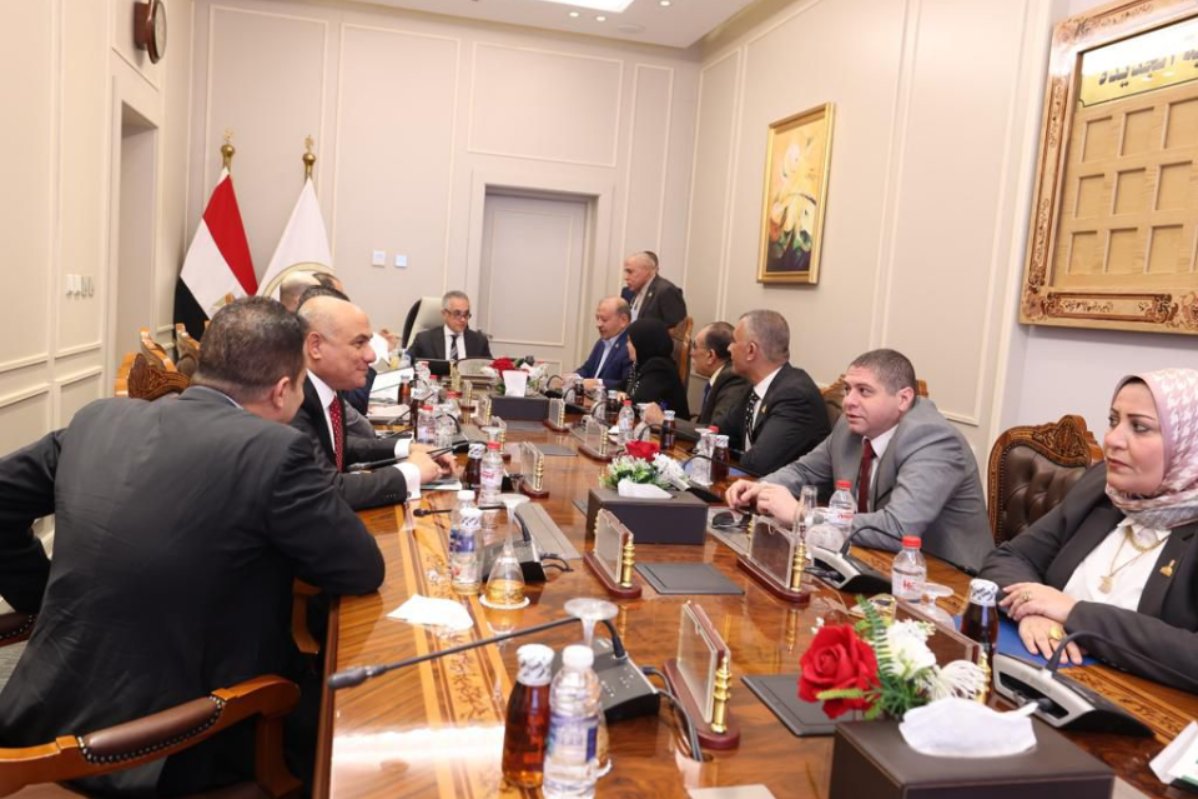 وزير العدل يلتقي  أعضاء مجلسي النواب والشيوخ
لتعزيز التعاون ودعم تطوير منظومة العمل المؤسسي