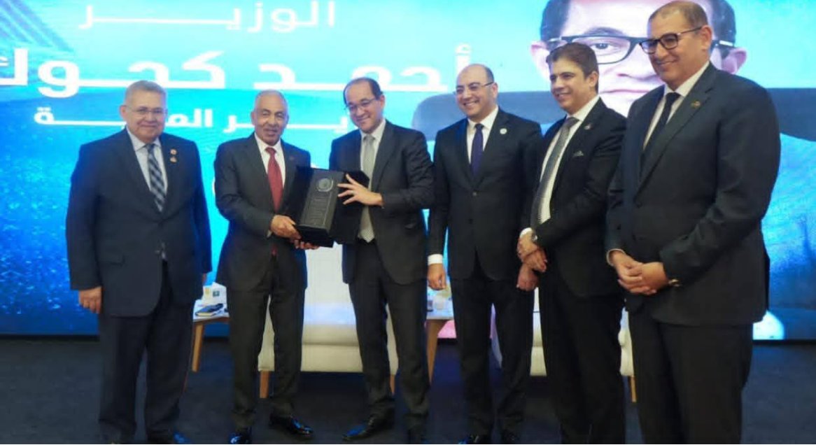 وزير المالية في حلقة نقاشية مع أعضاء حزب حماة الوطن