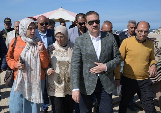 محافظ بورسعيد يتفقد استعدادات الشاطئ لشم النسيم