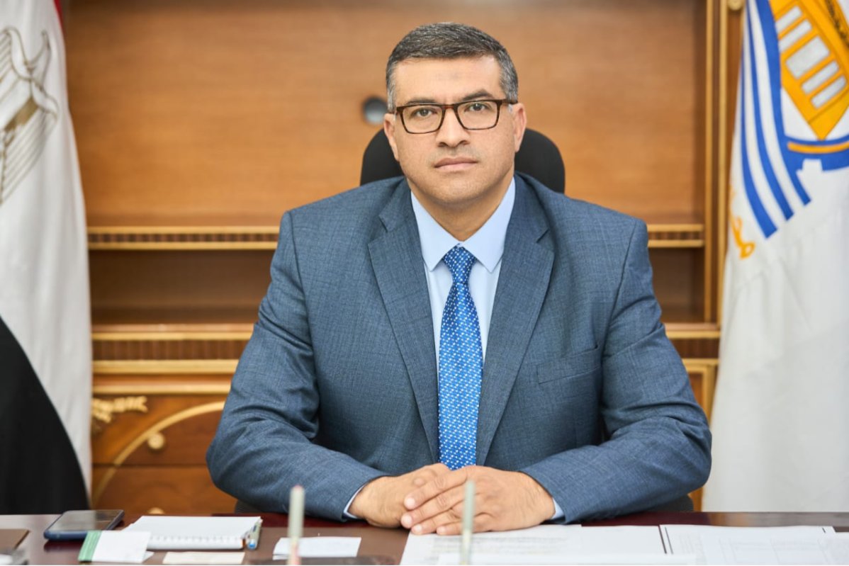 محافظ قناإحالة وقائع الحيازات الوهمية والتلاعب بالأسمدة للنيابة العامة