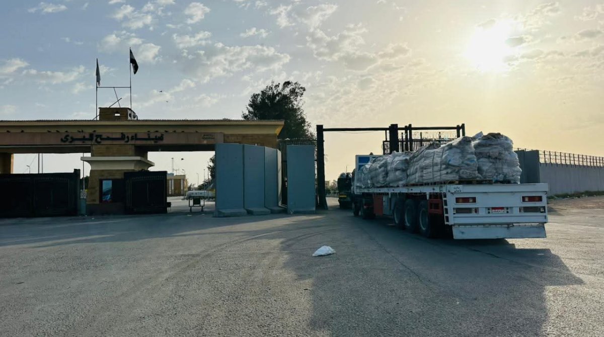 الهلال الأحمر المصرى يطلق  القافلة178 زاد العزة من مصر إلى غزة