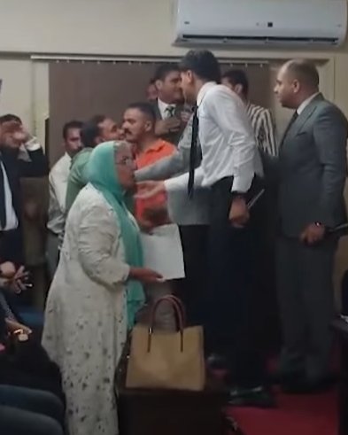 في جلسة حوار مجتمعي حول "الأحوال الشخصية".. سيدة تهاجم نائبًا عن حزب العدل: "جيت لك عشان تسمعني.. وأنت مسمعتنيش"