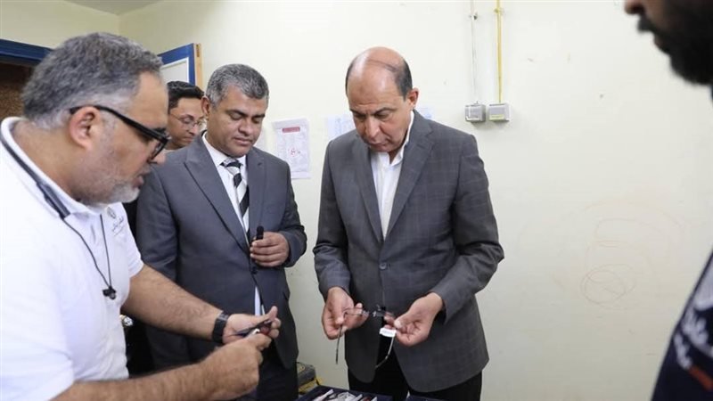 خدمات علاجية بالمجان.. قافلة طبية موسعة بقرية أبا البلد تحت متابعة محافظ المنيا