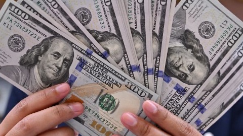 سعر الدولار اليوم الأربعاء 13 مايو 2026 في مصر.. استقرار ملحوظ بالبنوك