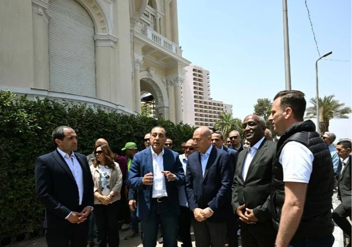 مصطفى مدبولي يتفقد مشروعات تطوير القاهرة التاريخية ووسط البلد