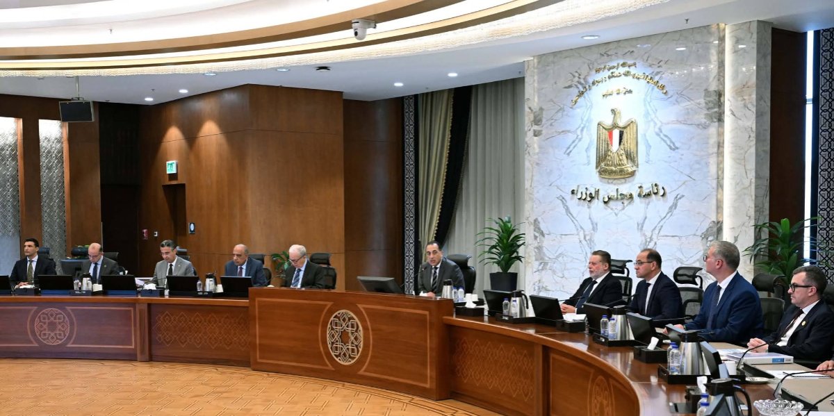 رئيس الوزراء يتابع تداعيات الحرب الإقليمية.. ووزير التموين يؤكد: الاحتياطي الاستراتيجي من السلع غير مسبوق