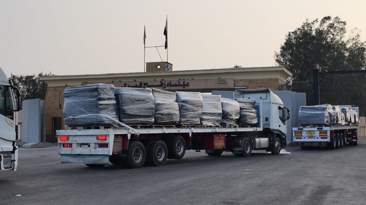 الهلال الأحمر : يطلق قافلة «زاد العزة 199» إلى غزة بنحو 3 آلاف طن