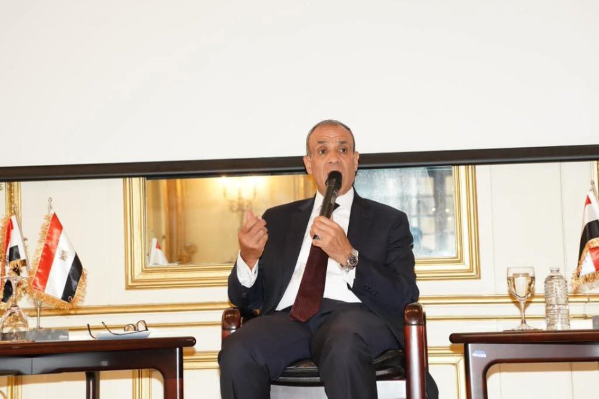 وزير الخارجية يلتقي بأعضاء الجالية المصرية في لندن