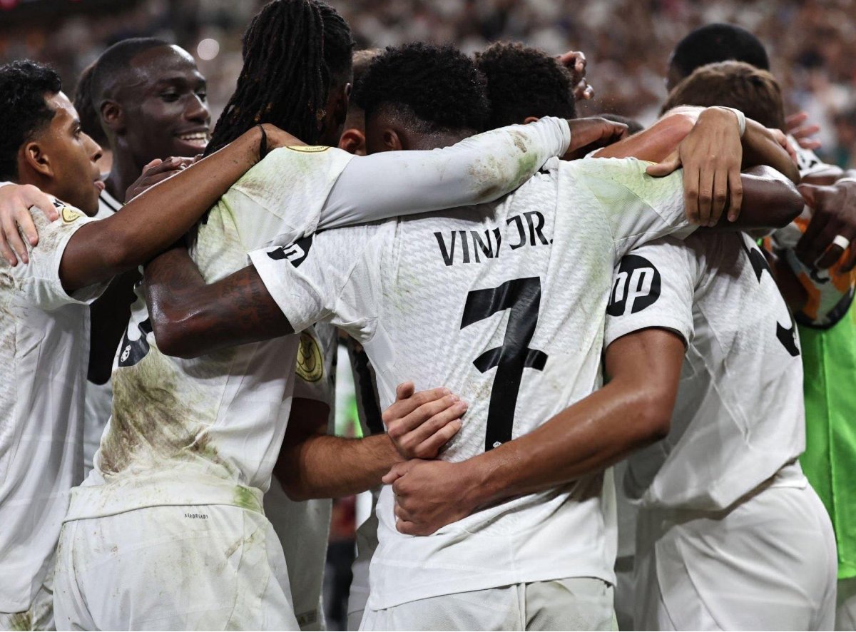 هل يرحل عن البرنابيو.. موقف ريال مدريد من تجديد عقد نجمه