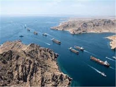 العراق يدعو لوقف التصعيد العسكري بمضيق هرمز