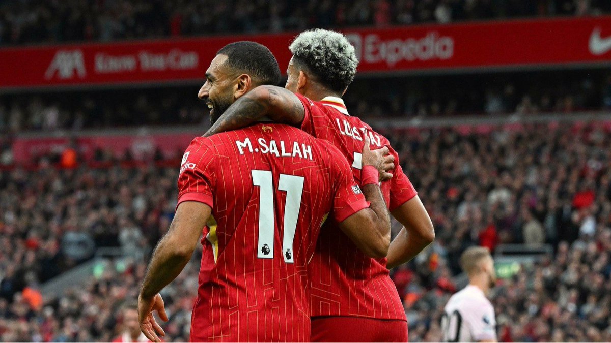 قائد داخل وخارج الملعب.. لويس دياز يكشف الوجه الإنساني لمحمد صلاح