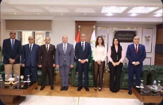 محافظ الجيزة يتبادل التهاني مع النواب والشيوخ بعيد الأضحى