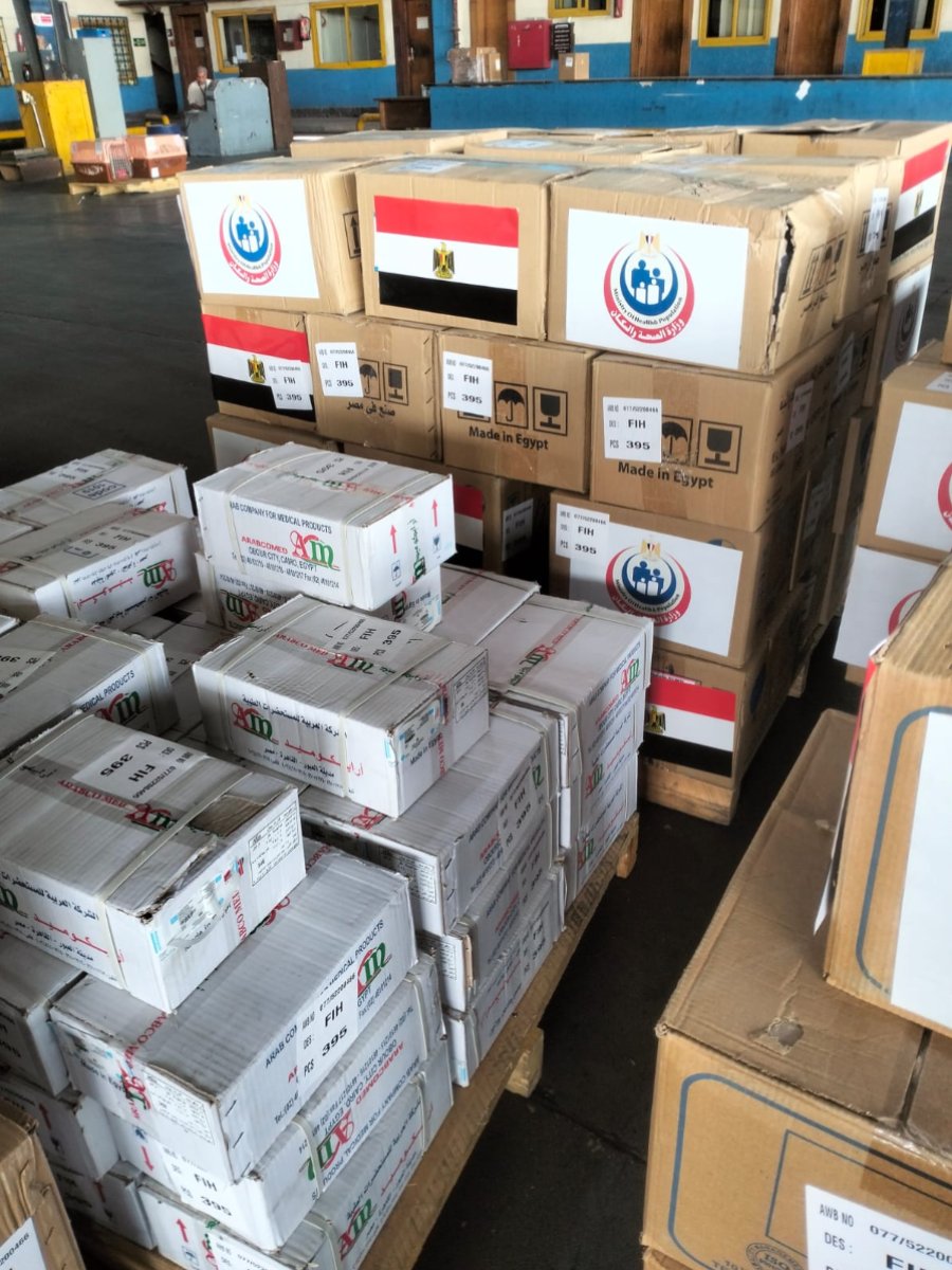 مصر ترسل شحنة طبية للكونغو وأوغندا لمكافحة الإيبولا