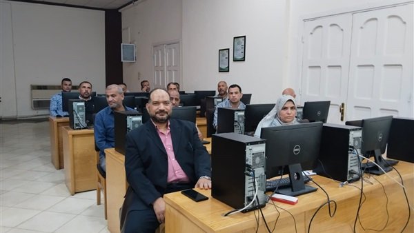 محافظ الشرقية: الاستثمار في العنصر البشري أساس التطوير الإداري