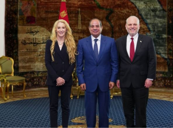 السيسي يبحث مع وفد من المنظمات اليهودية الكبرى تعزيز الاستقرار الإقليمي