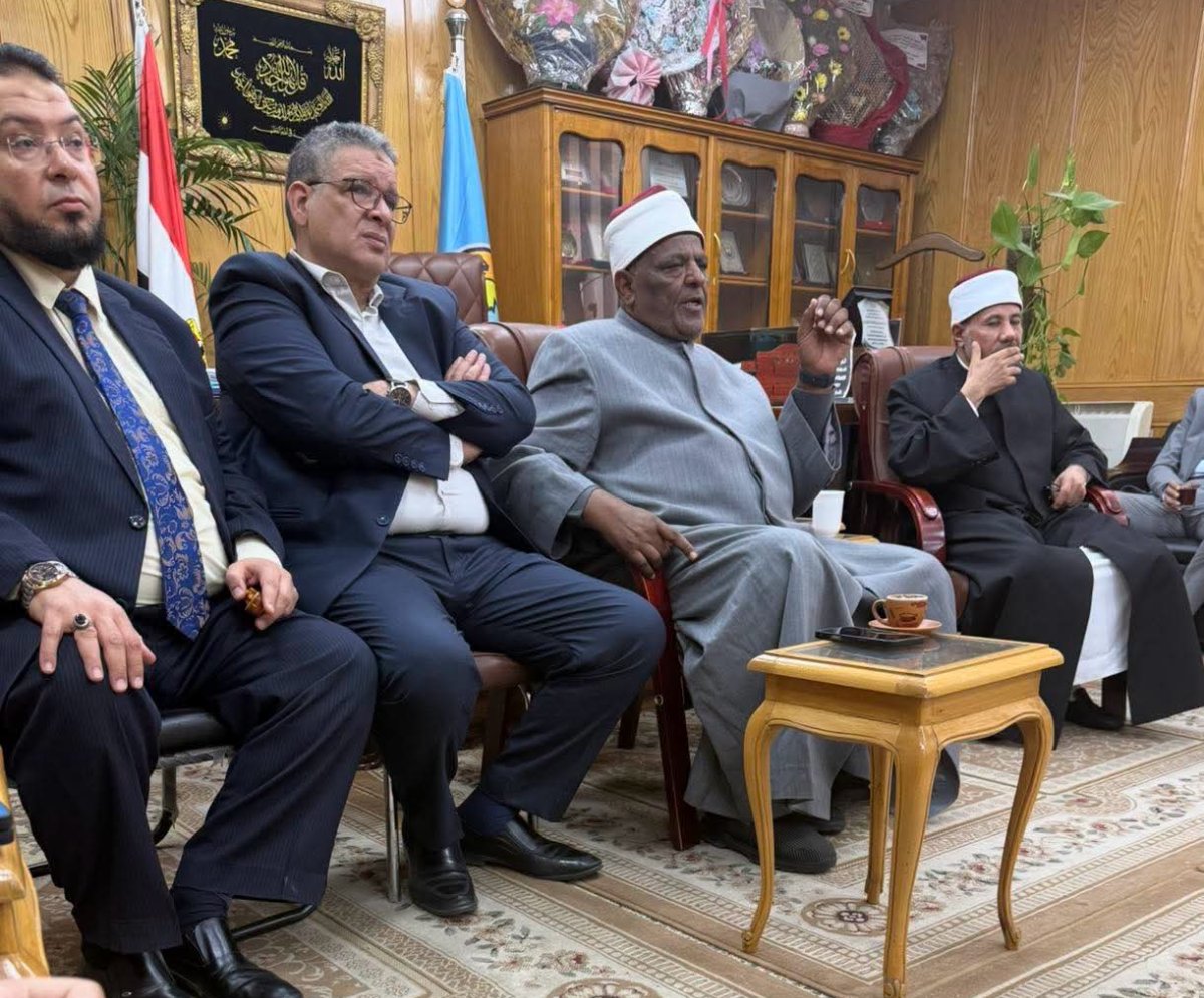 شومان ينقل عزاء شيخ الأزهر لأسر ضحايا أبنوب بأسيوط.. و"أولاد عمار" و"أولاد الشيخ عايد" يضربون أروع الأمثلة في العفو وحقن الدماء