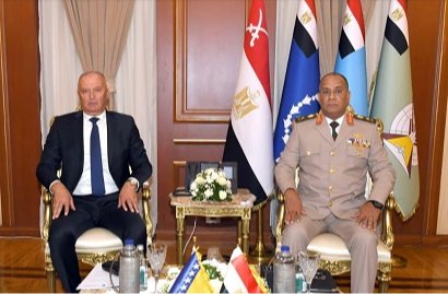 توقيع اتفاق دفاعي بين مصر والبوسنة والهرسك خلال مباحثات رسمية بالقاهرة