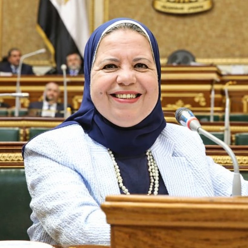 برلمانية: بعض ممارسات عقود العمل تقترب من "عقود الإذعان"