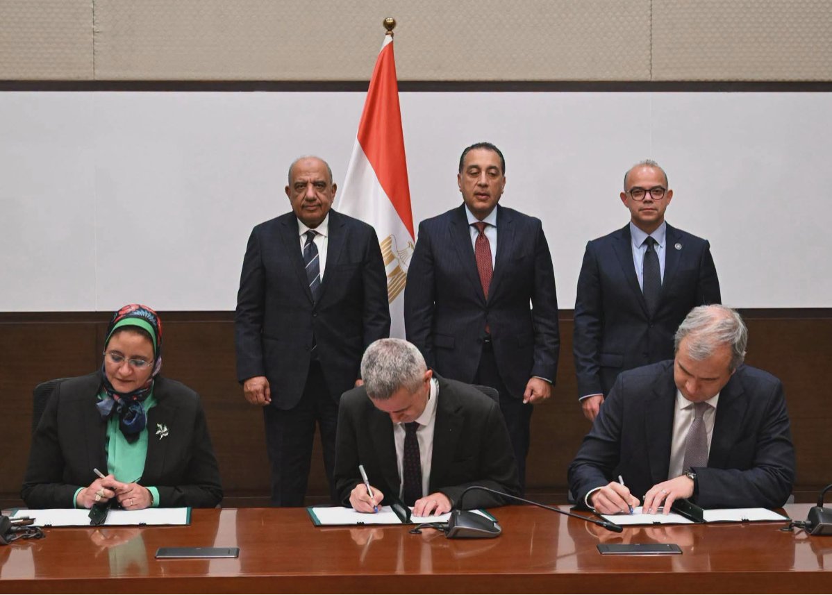 جذب رؤوس أموال أجنبية للطاقة المتجددة.. اتفاقية لتطوير محطة رياح جبل الزيت بالبحر الأحمر