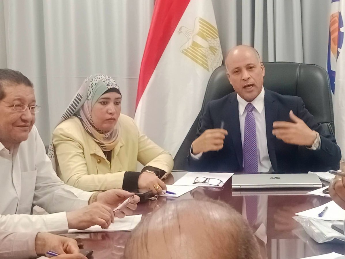 للمرة الأولى.. "تموين قنا" تضع خارطة طريق لحسم تظلمات البطاقات الموقوفة وإقرار مبدأ الثواب والعقاب