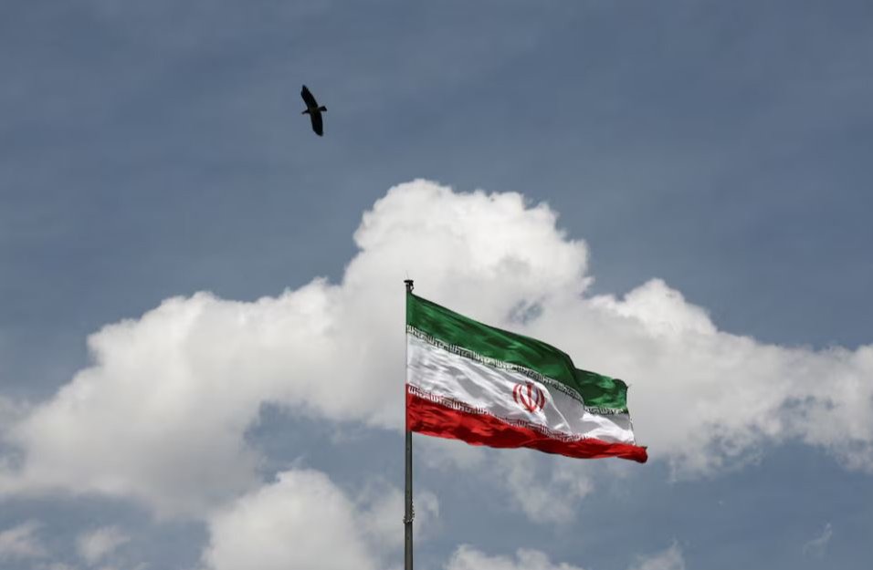 اتفاق أمريكي إيراني مرتقب يتضمن رفع العقوبات وإعادة فتح هرمز