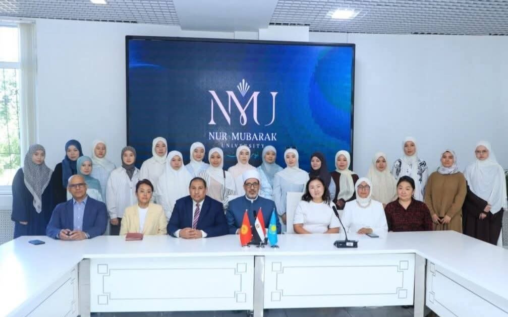 جامعة "نور - مبارك" تنظم دورة تدريبية مكثفة في اللغة العربية لطلاب جامعة ماناس القيرغيزستانية