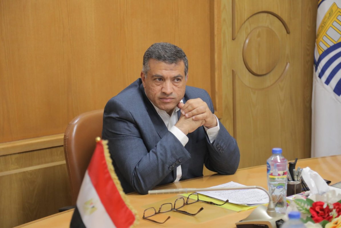 تطبيقًا لقانون التصالح.. قنا تبدأ استبدال العدادات الكودية بأخرى قانونية ودائمة للمواطنين