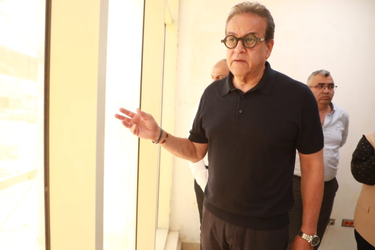 وزير الصحة يتفقد مستشفى أبو قرقاص ودير مواس استعدادًا للتأمين الشامل