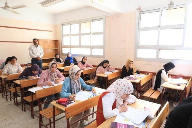 المديريات التعليمية تستكمل تجهيز المدارس لامتحانات الثانوية العامة