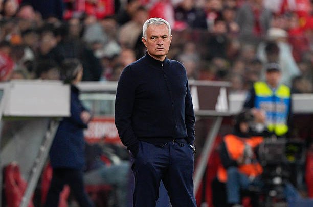 بطلب من مورينيو.. ريال مدريد يستهدف التعاقد مع مدافع مانشستر سيتي