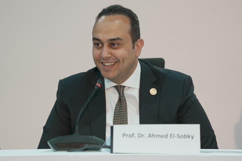 التشريع والحوكمة يدعمان استدامة التأمين الصحي الشامل في مصر