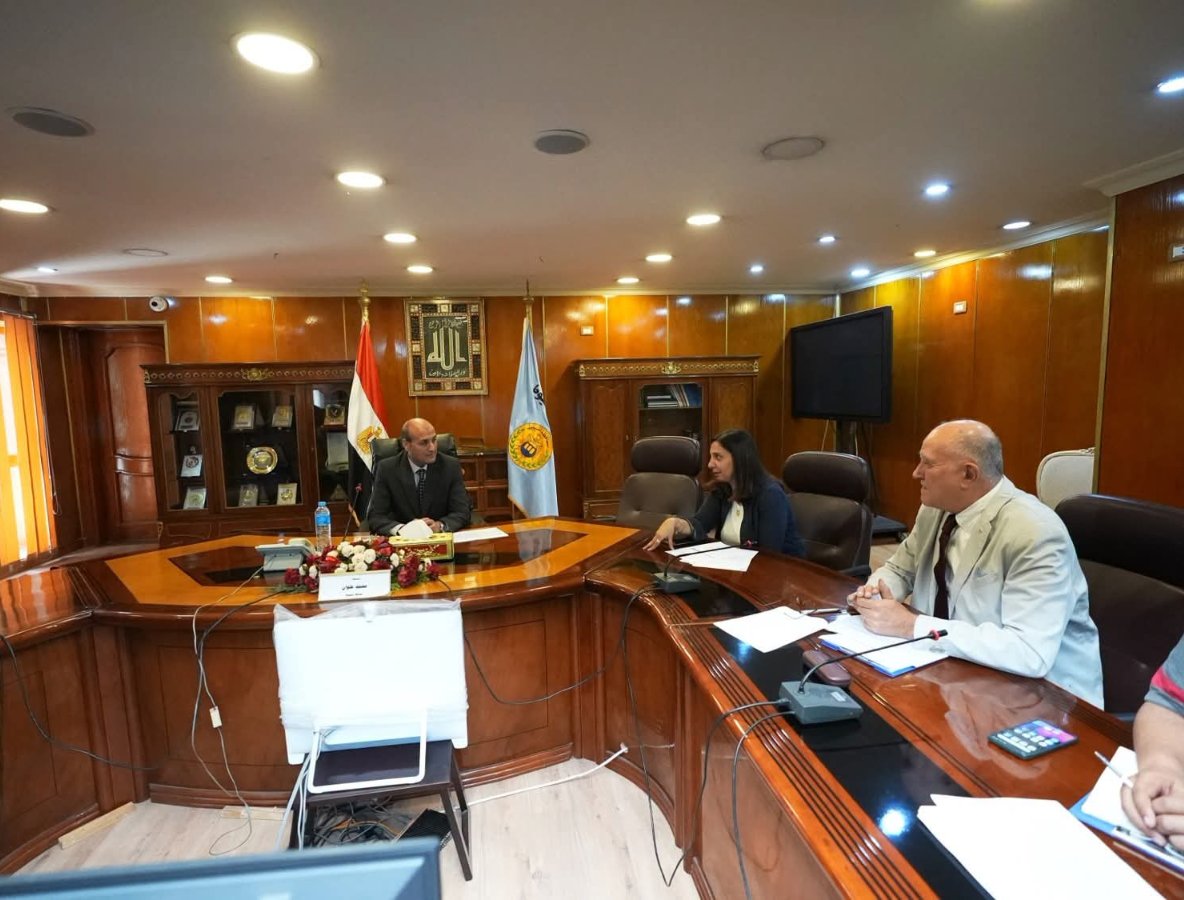 محافظ أسيوط يوجه بتسريع مشروعات الصرف الصحي الممولة من بنك التعمير الألماني