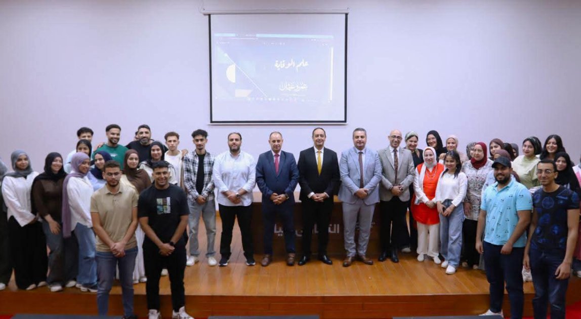 مدير صندوق مكافحة الإدمان يلتقي طلاب الفرقة الأولى الملتحقين بأول ليسانس متخصص على مستوى الشرق الأوسط في علم نفس الإدمان