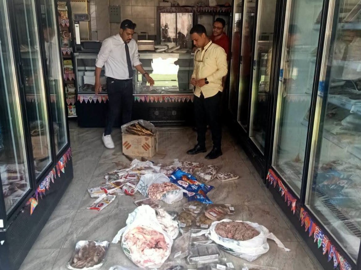 إعدام 310 كجم لحوم فاسدة بإدفو.. ومحافظ أسوان يشدد على الرقابة التموينية